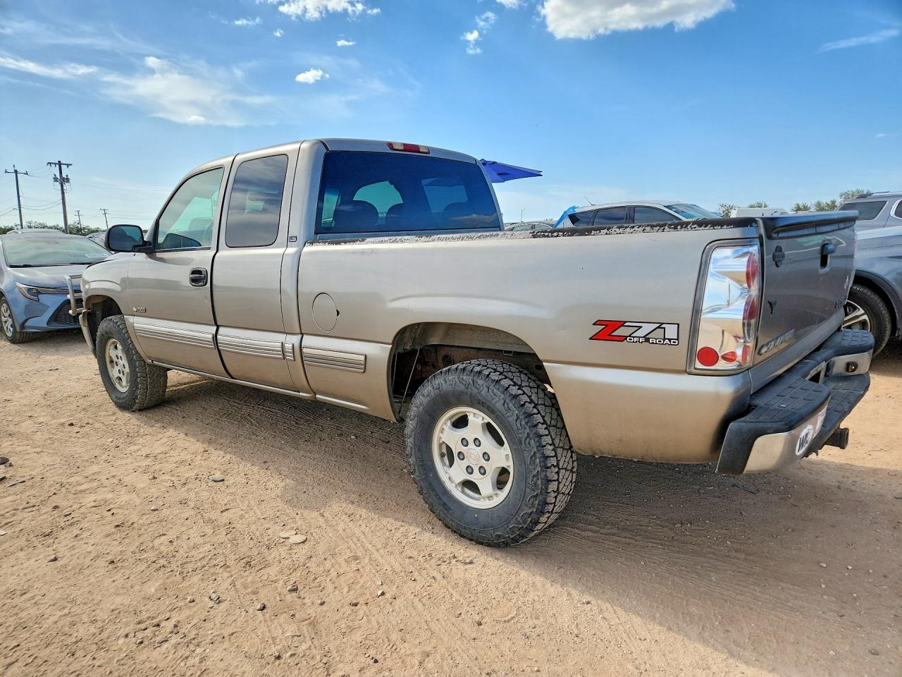 2002 Chevrolet Silverado K1500 Silver vin: 2GCEK19T621181163