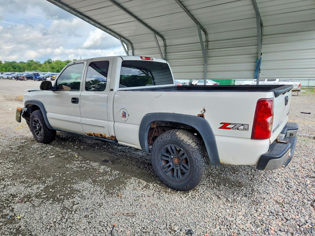 2003 Chevrolet Silverado K1500 White vin: 2GCEK19T631247552