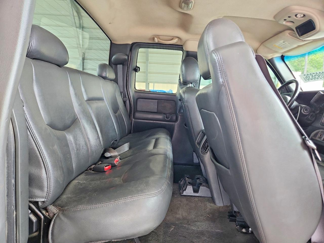 2003 Chevrolet Silverado K1500 White vin: 2GCEK19T631247552