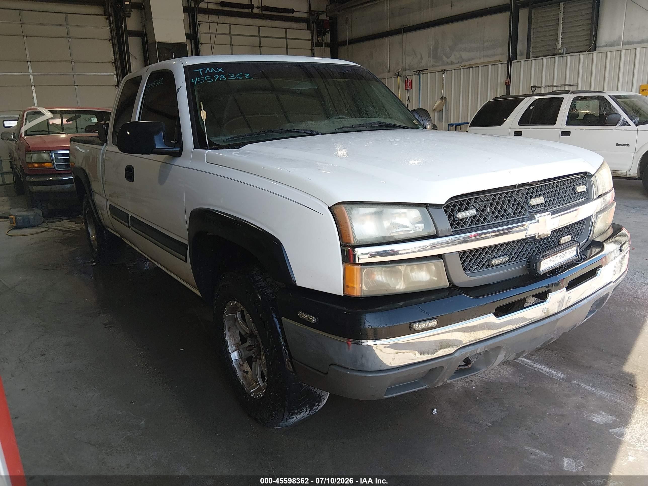 2003 Chevrolet Silverado 1500   White vin: 2GCEK19T631397144