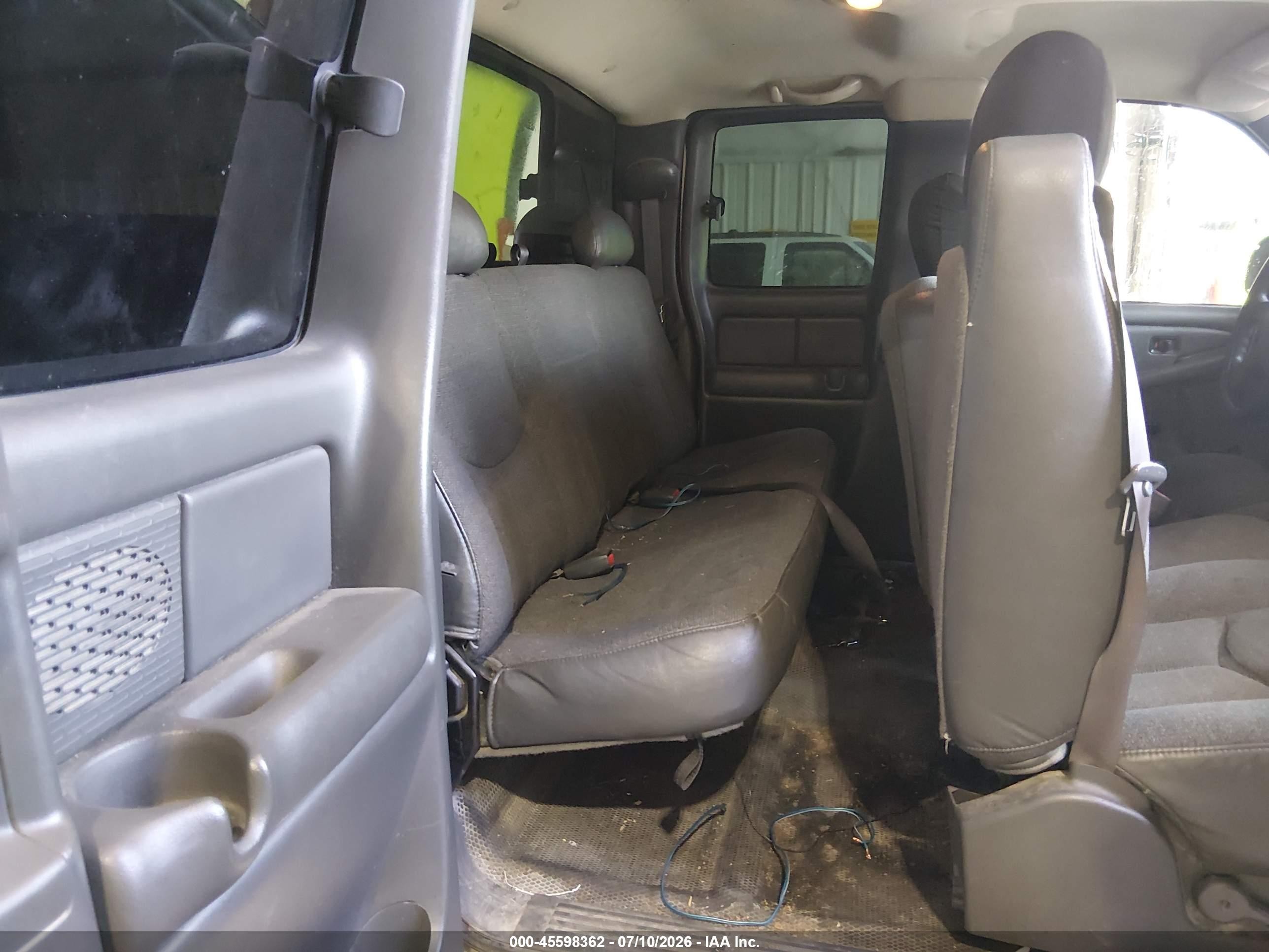 2003 Chevrolet Silverado 1500   White vin: 2GCEK19T631397144