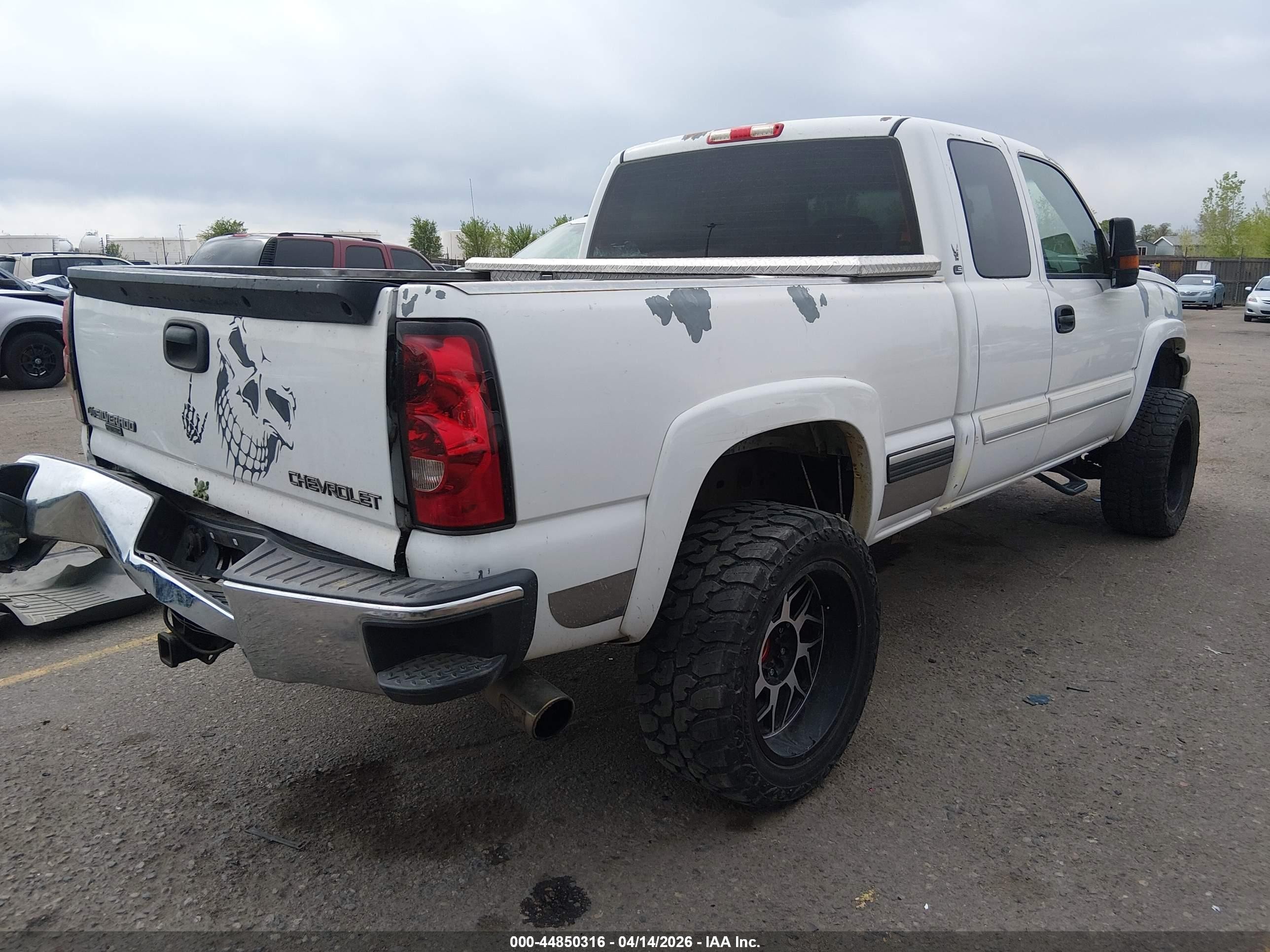 2004 Chevrolet Silverado 1500 Ls White vin: 2GCEK19T641231420