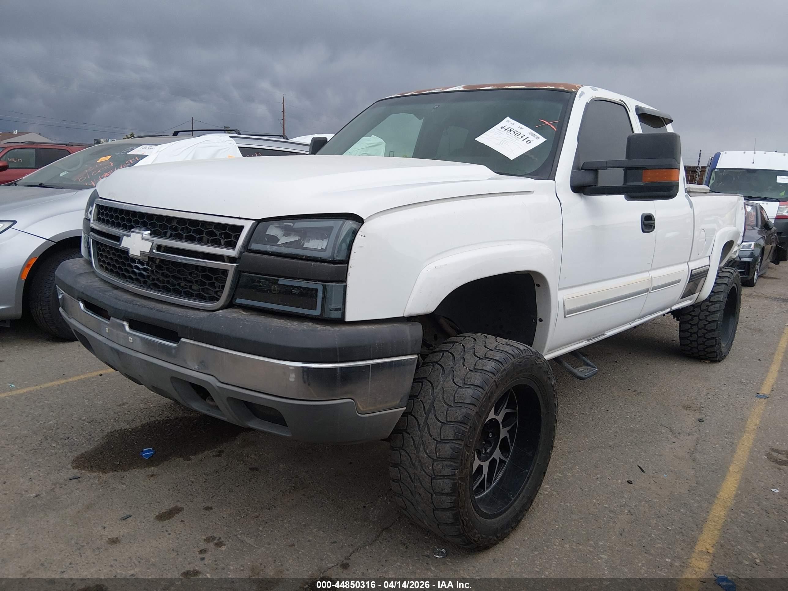 2004 Chevrolet Silverado 1500 Ls White vin: 2GCEK19T641231420