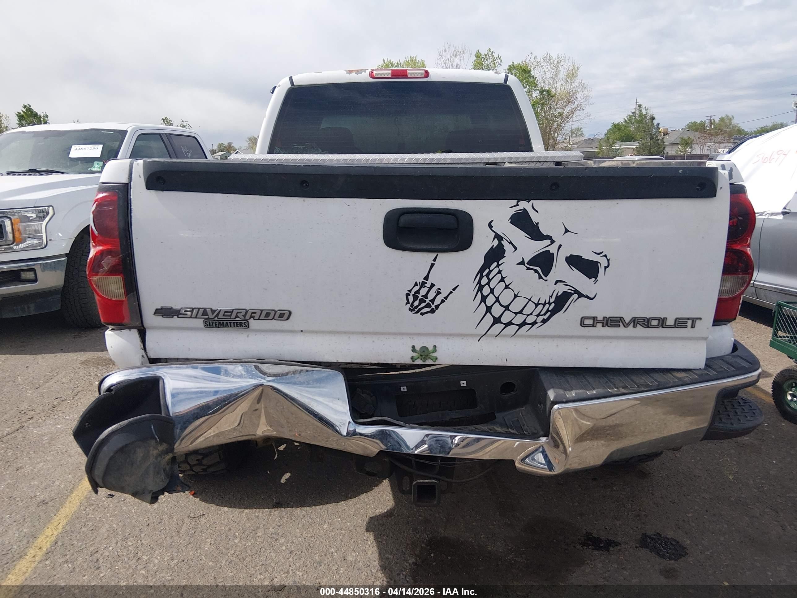 2004 Chevrolet Silverado 1500 Ls White vin: 2GCEK19T641231420