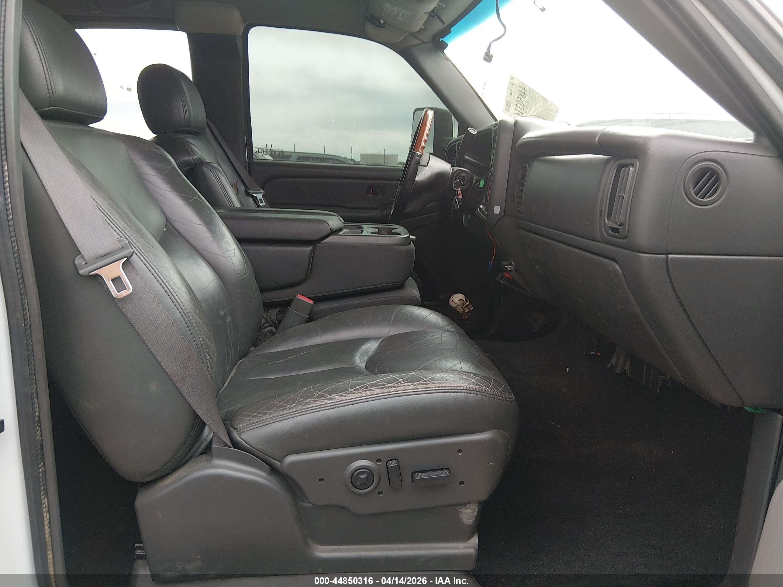 2004 Chevrolet Silverado 1500 Ls White vin: 2GCEK19T641231420