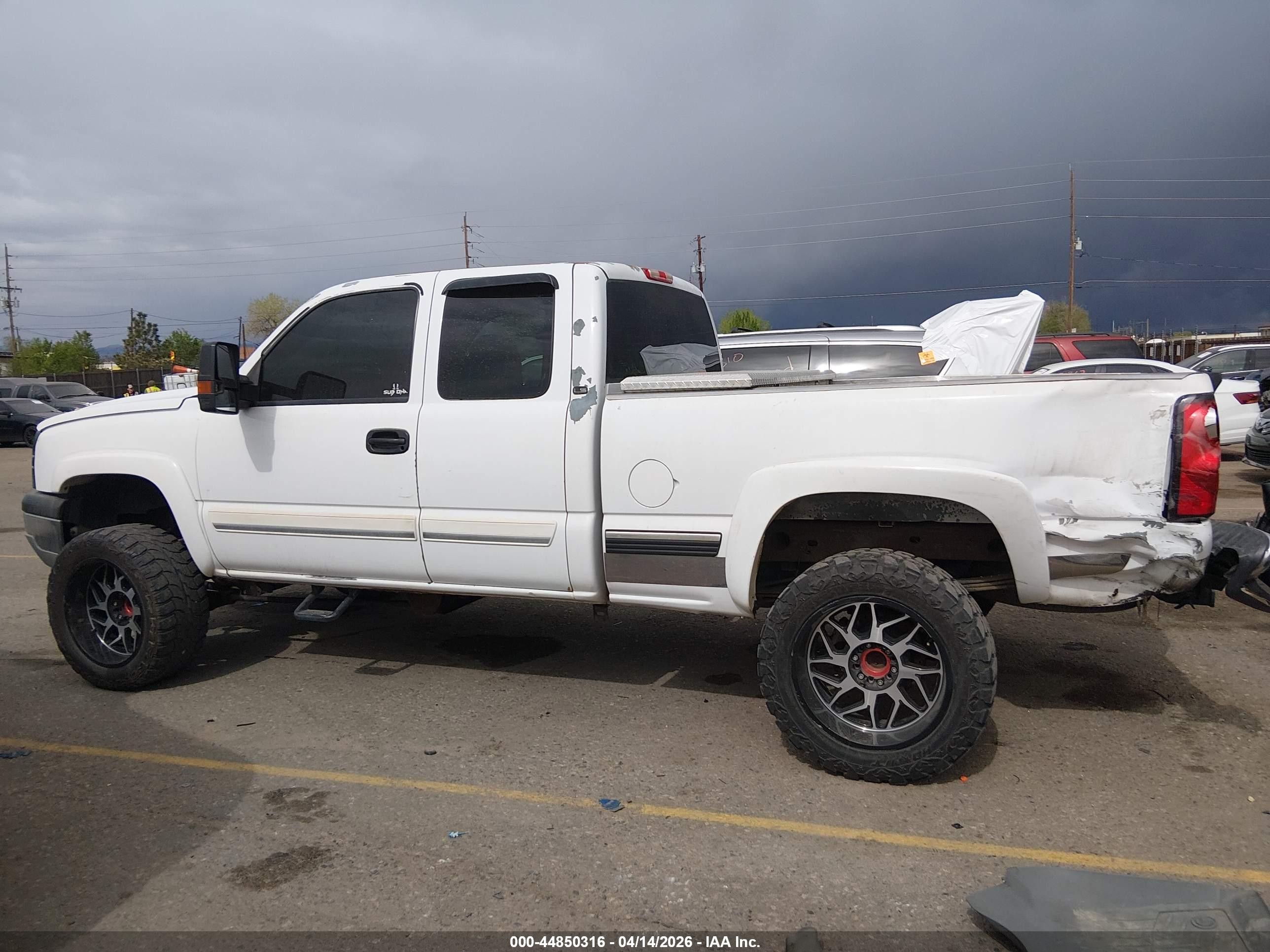 2004 Chevrolet Silverado 1500 Ls White vin: 2GCEK19T641231420
