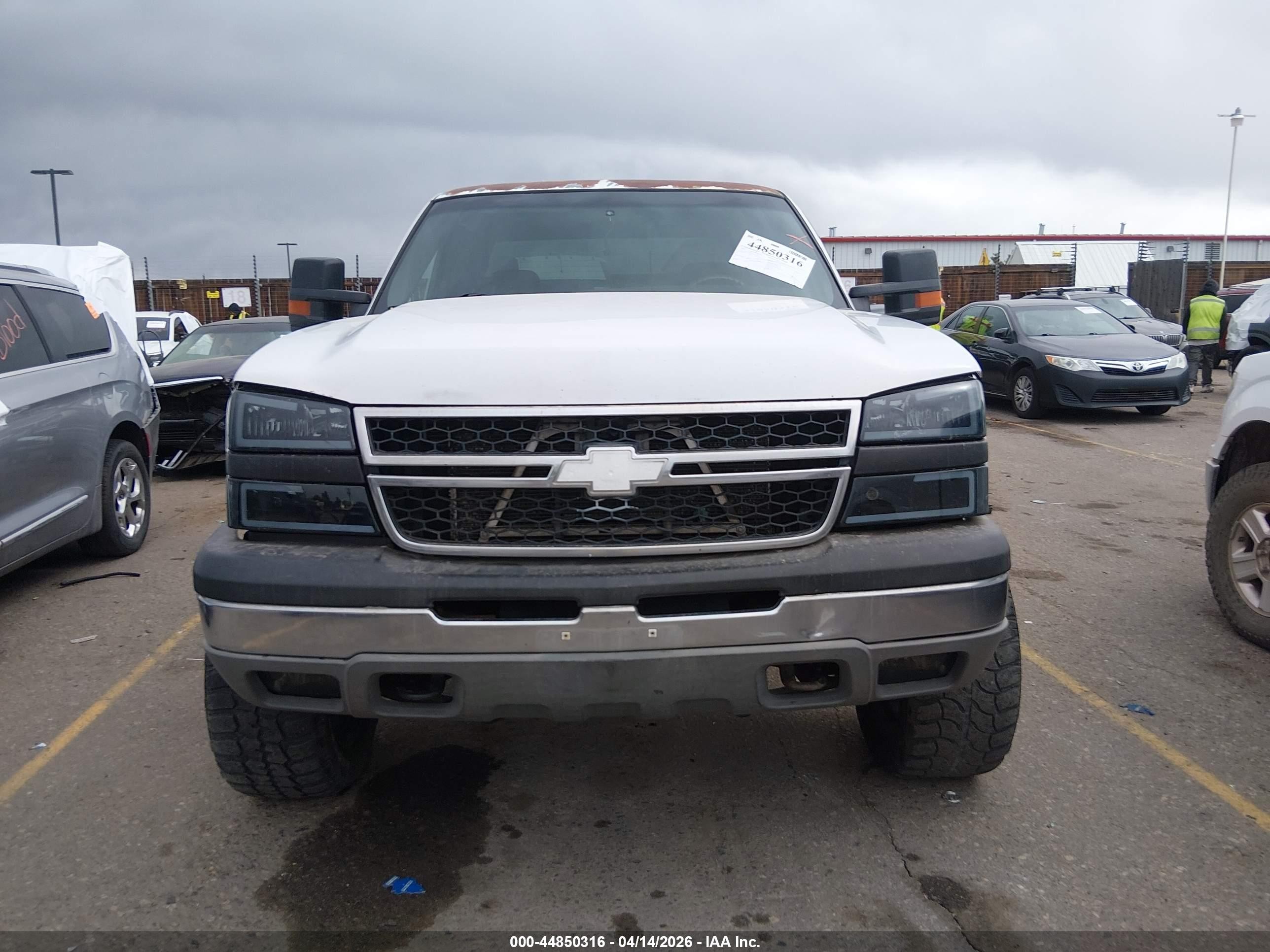 2004 Chevrolet Silverado 1500 Ls White vin: 2GCEK19T641231420
