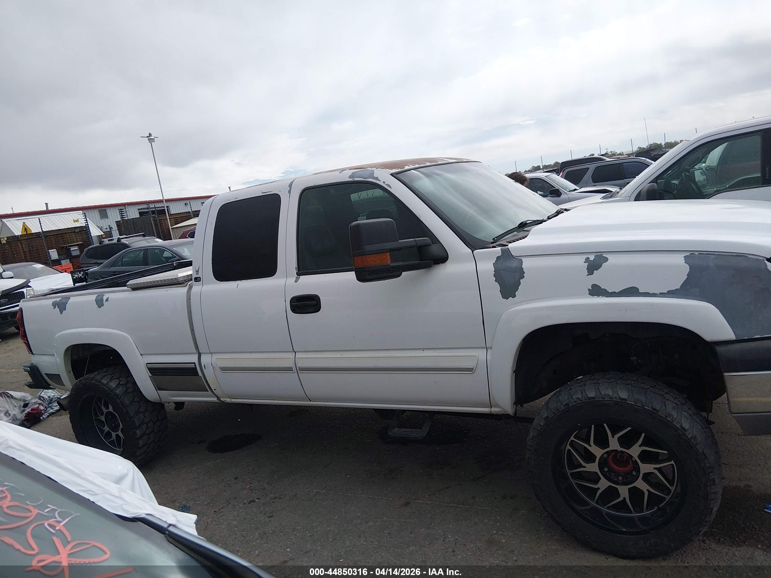 2004 Chevrolet Silverado 1500 Ls White vin: 2GCEK19T641231420