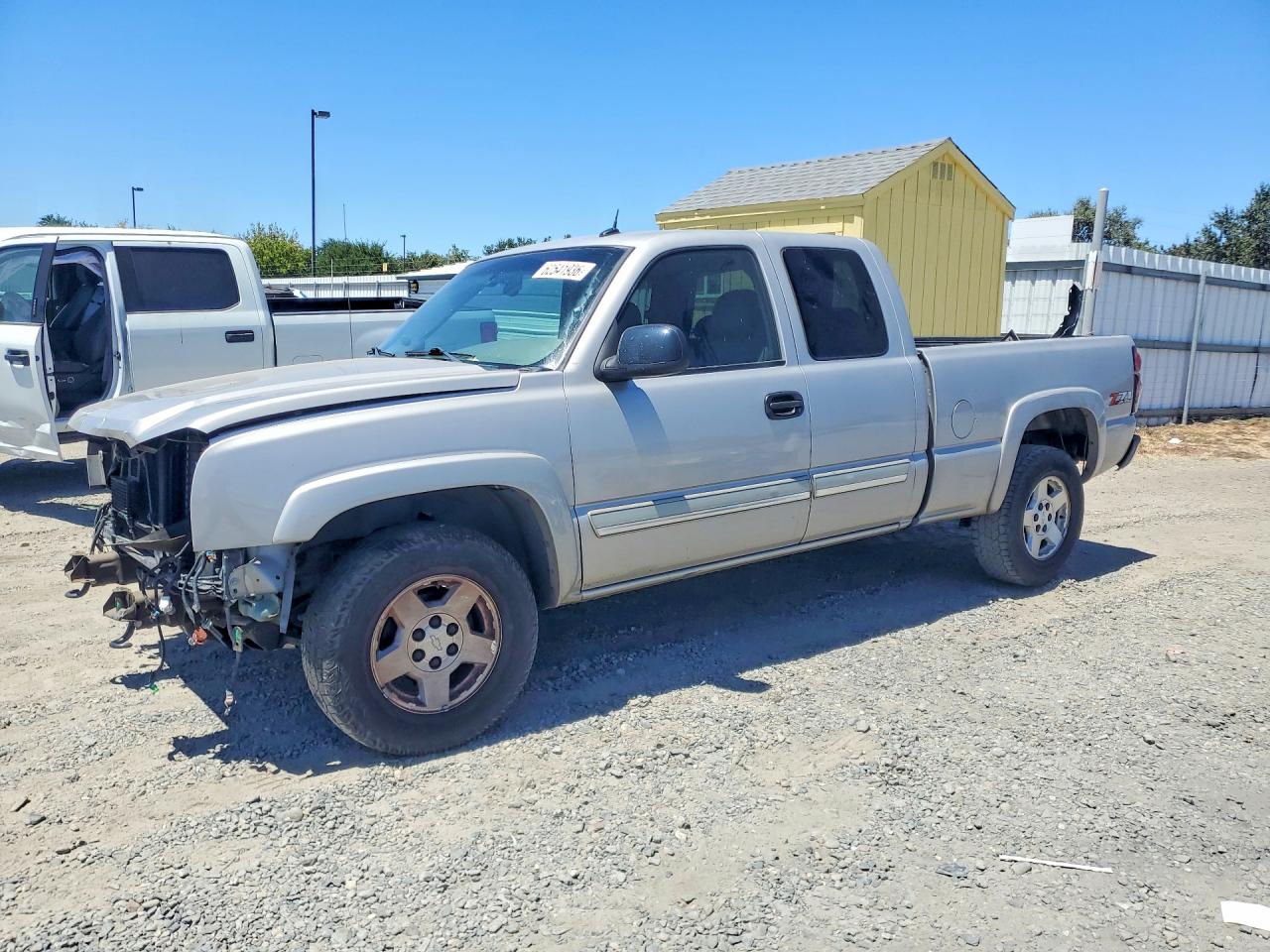 2004 Chevrolet Silverado K1500 Silver vin: 2GCEK19T641243017
