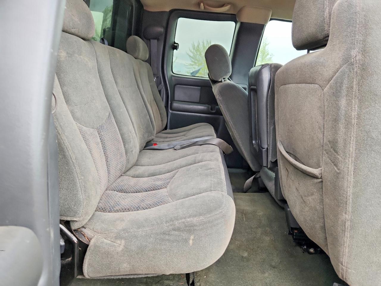 2004 Chevrolet Silverado K1500 Charcoal vin: 2GCEK19T641253546