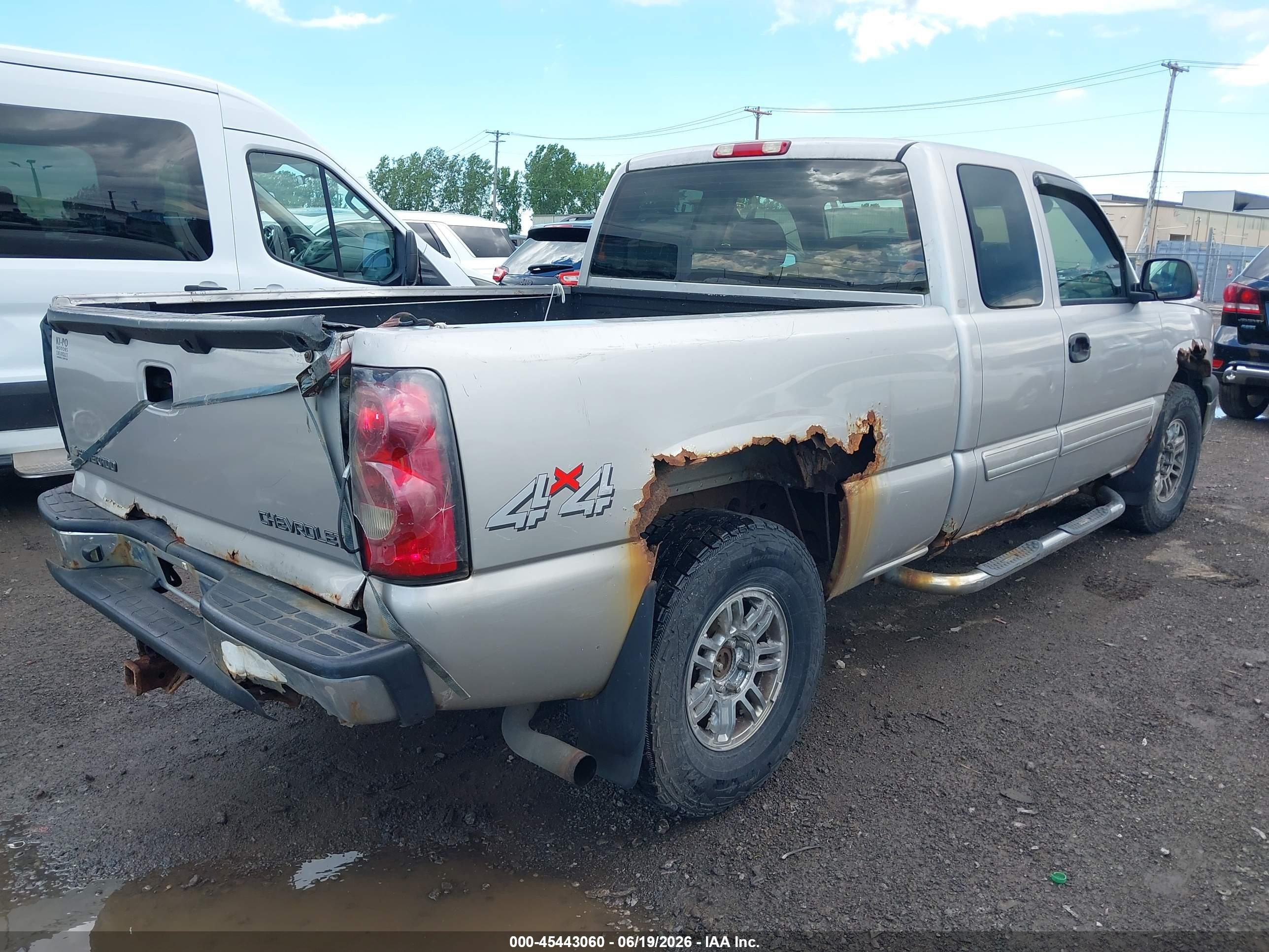 2004 Chevrolet Silverado 1500 Ls Серый vin: 2GCEK19T641338807