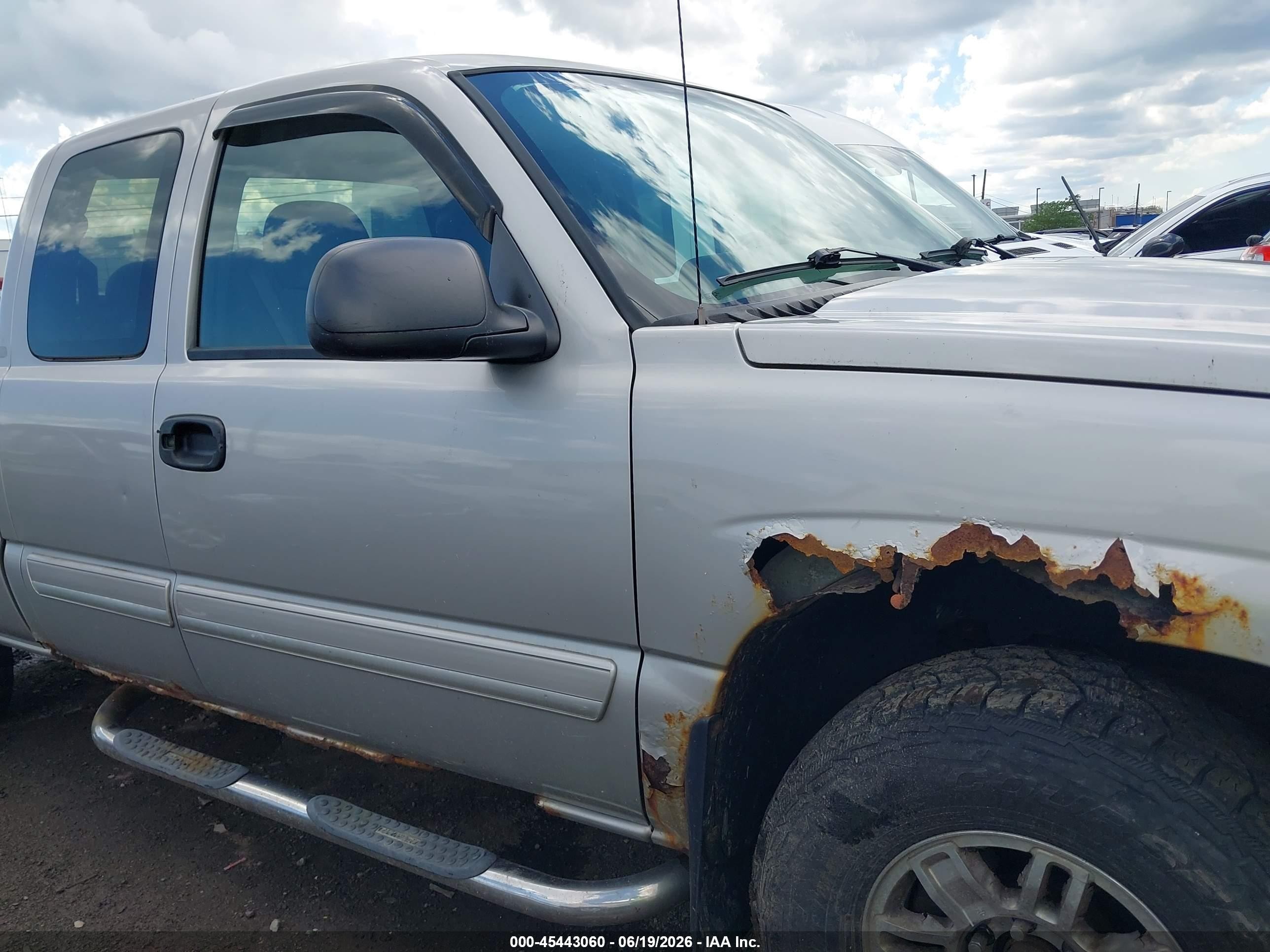 2004 Chevrolet Silverado 1500 Ls Серый vin: 2GCEK19T641338807