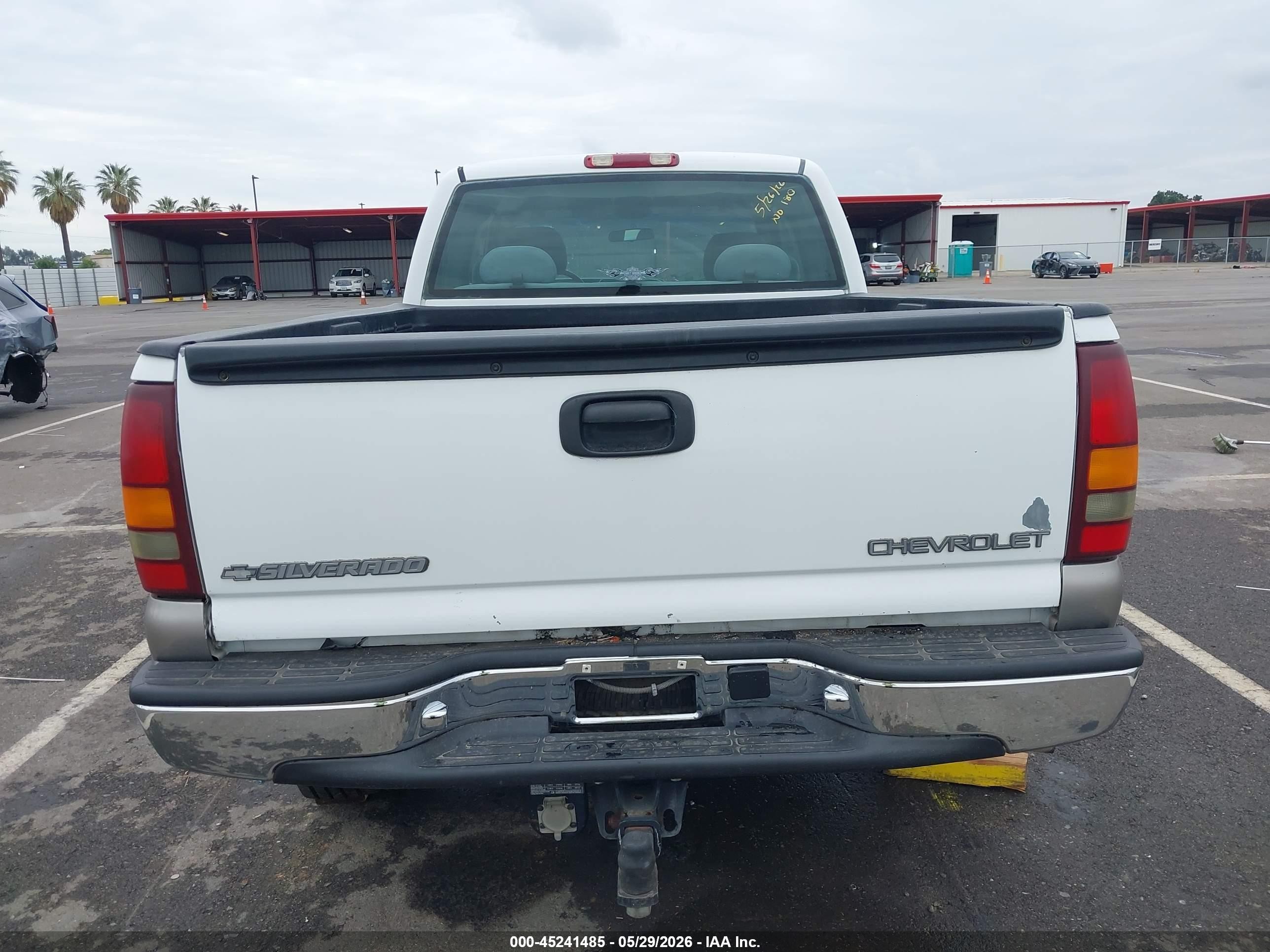 2001 Chevrolet Silverado 1500 Ls Белый vin: 2GCEK19T711259559