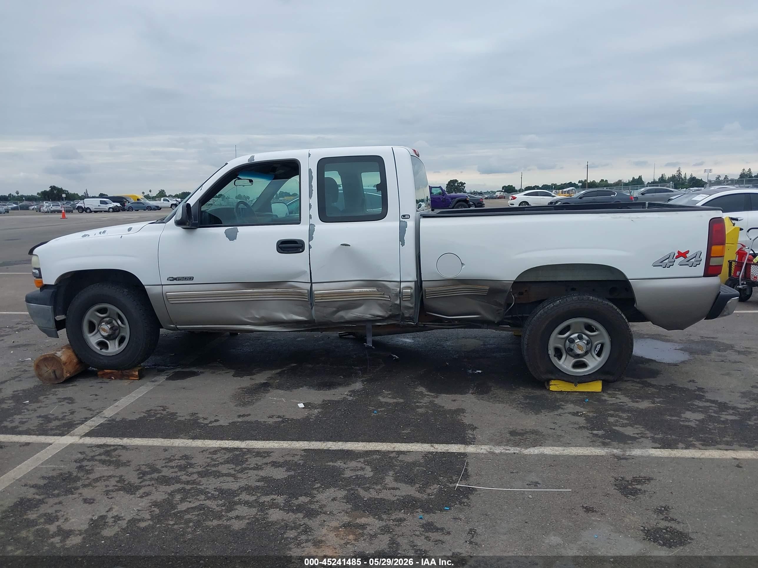 2001 Chevrolet Silverado 1500 Ls Белый vin: 2GCEK19T711259559