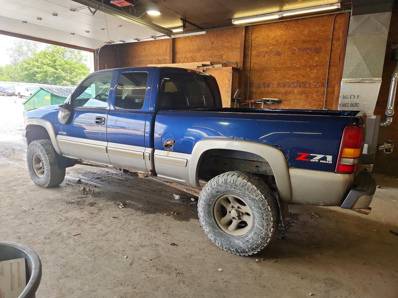 2001 Chevrolet Silverado K1500 Blue vin: 2GCEK19T711343946