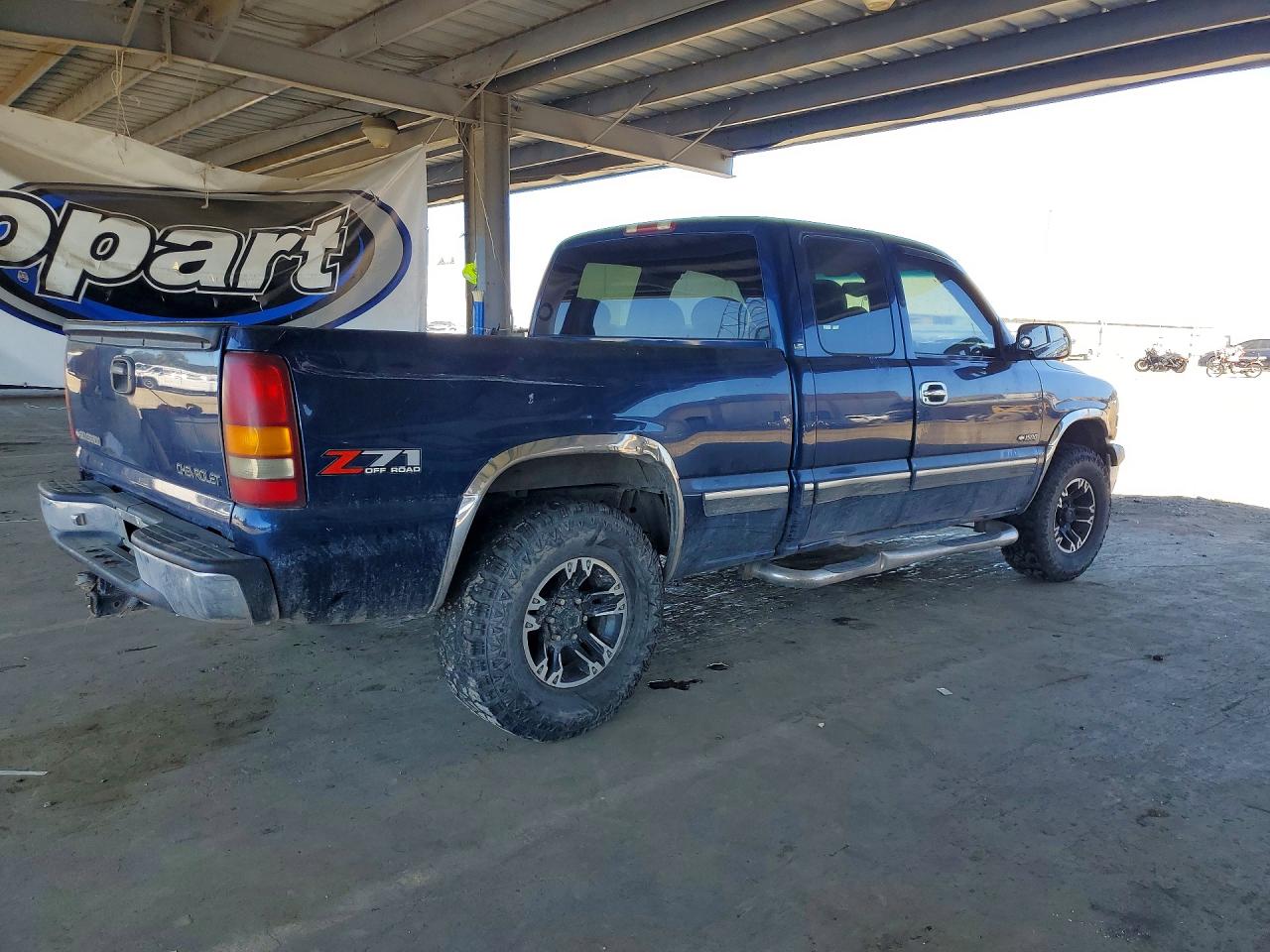 2001 Chevrolet Silverado K1500 Синий vin: 2GCEK19T711364733