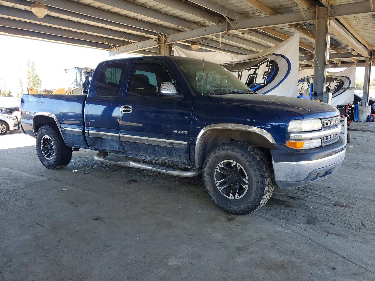 2001 Chevrolet Silverado K1500 Синий vin: 2GCEK19T711364733