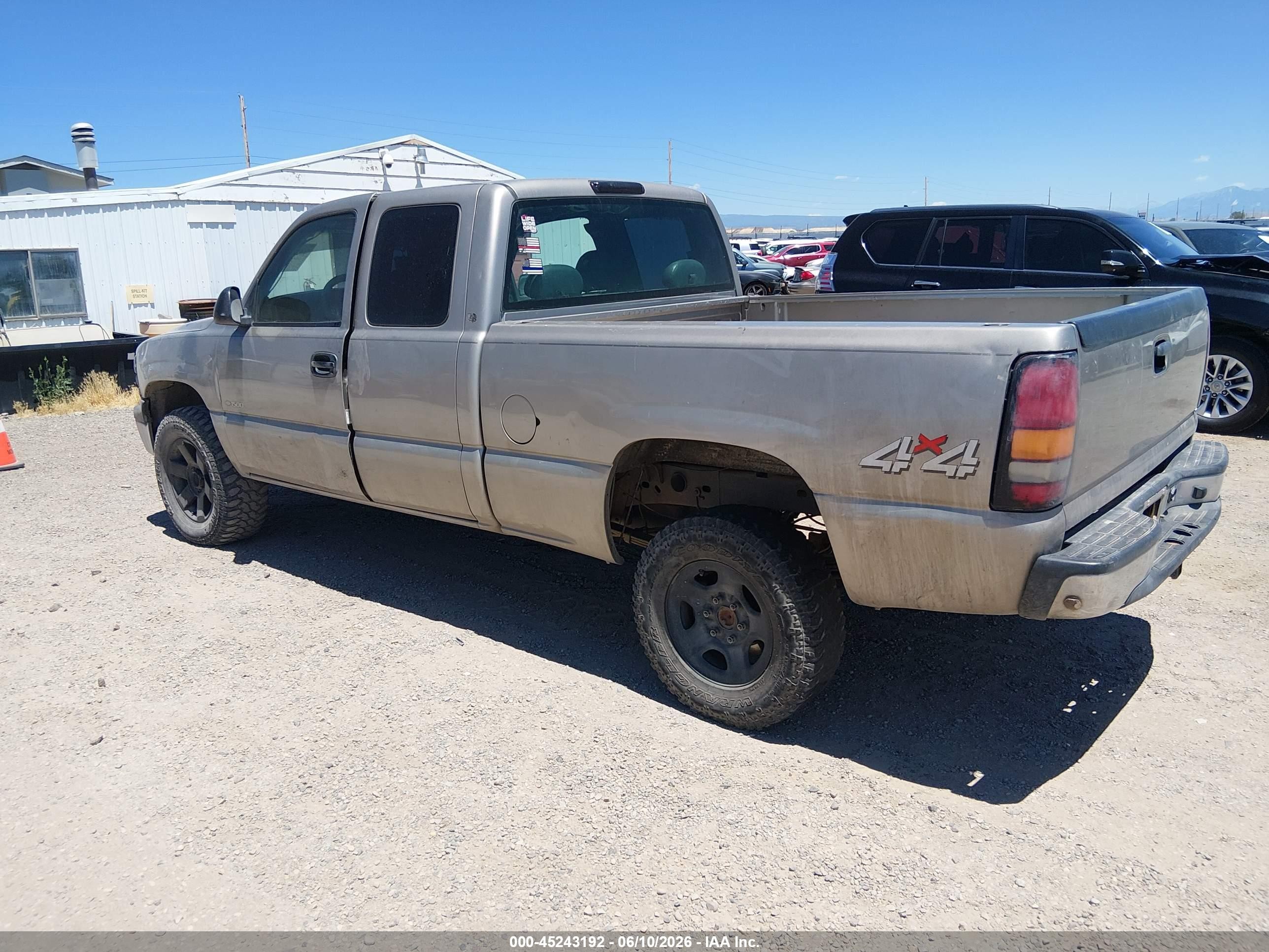 2002 Chevrolet Silverado 1500   Gray vin: 2GCEK19T721390878