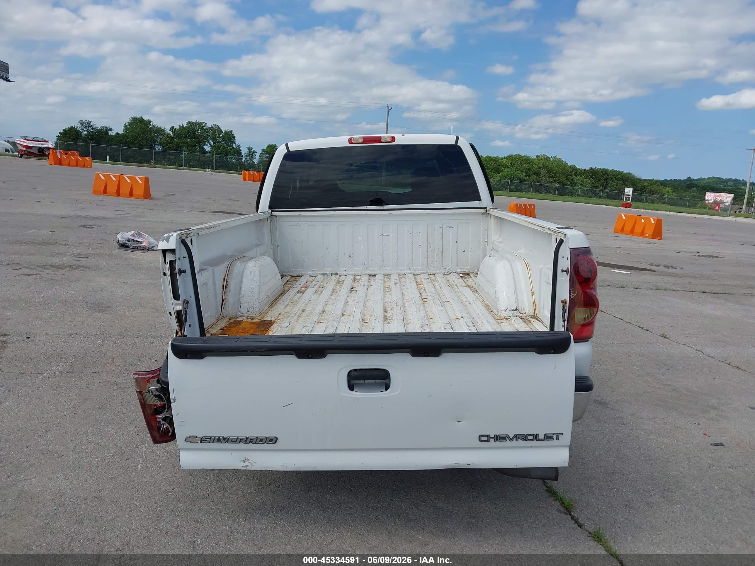 2003 Chevrolet Silverado 1500 Ls White vin: 2GCEK19T731273190