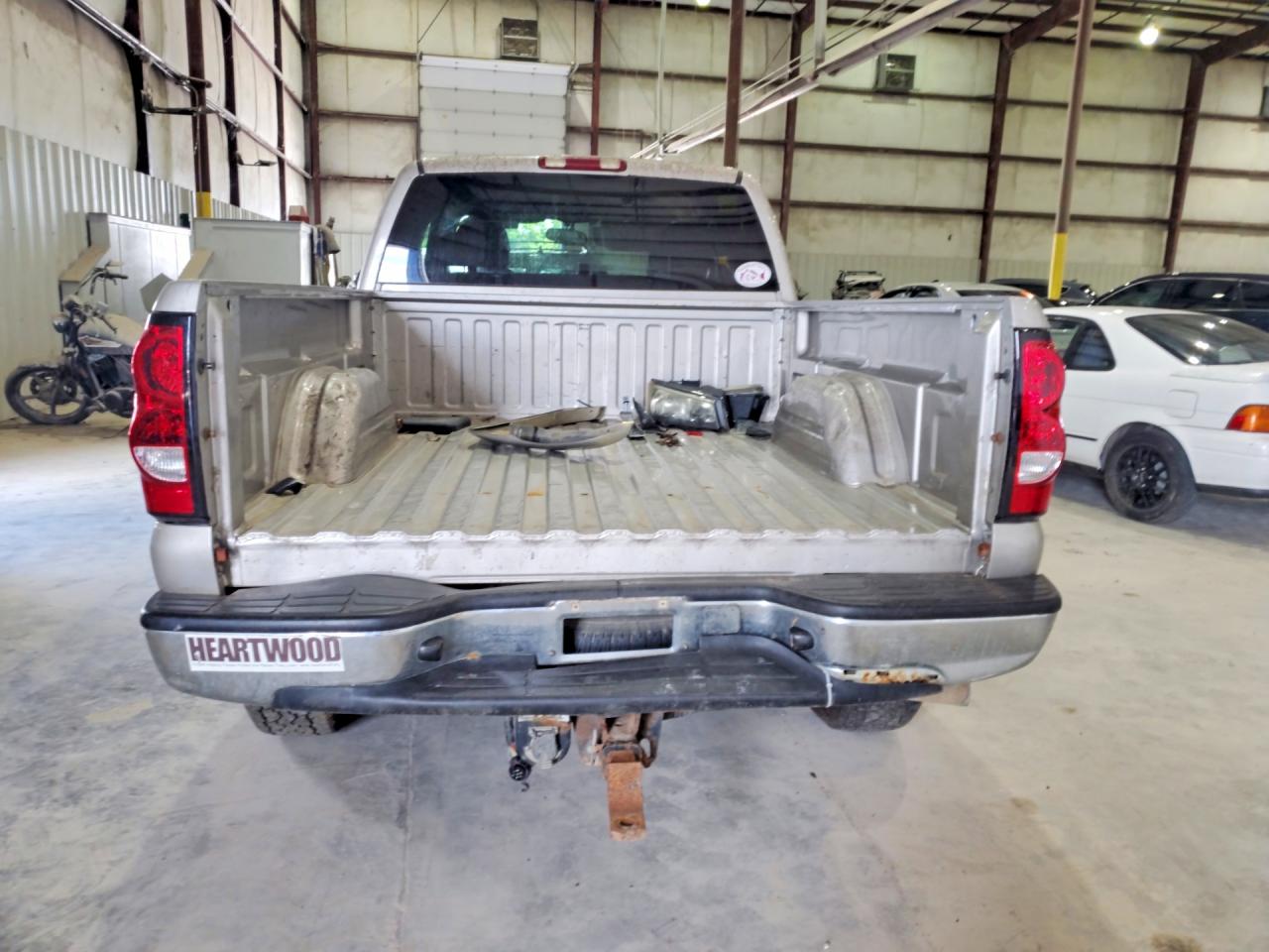 2004 Chevrolet Silverado K1500 Золотой vin: 2GCEK19T741241163