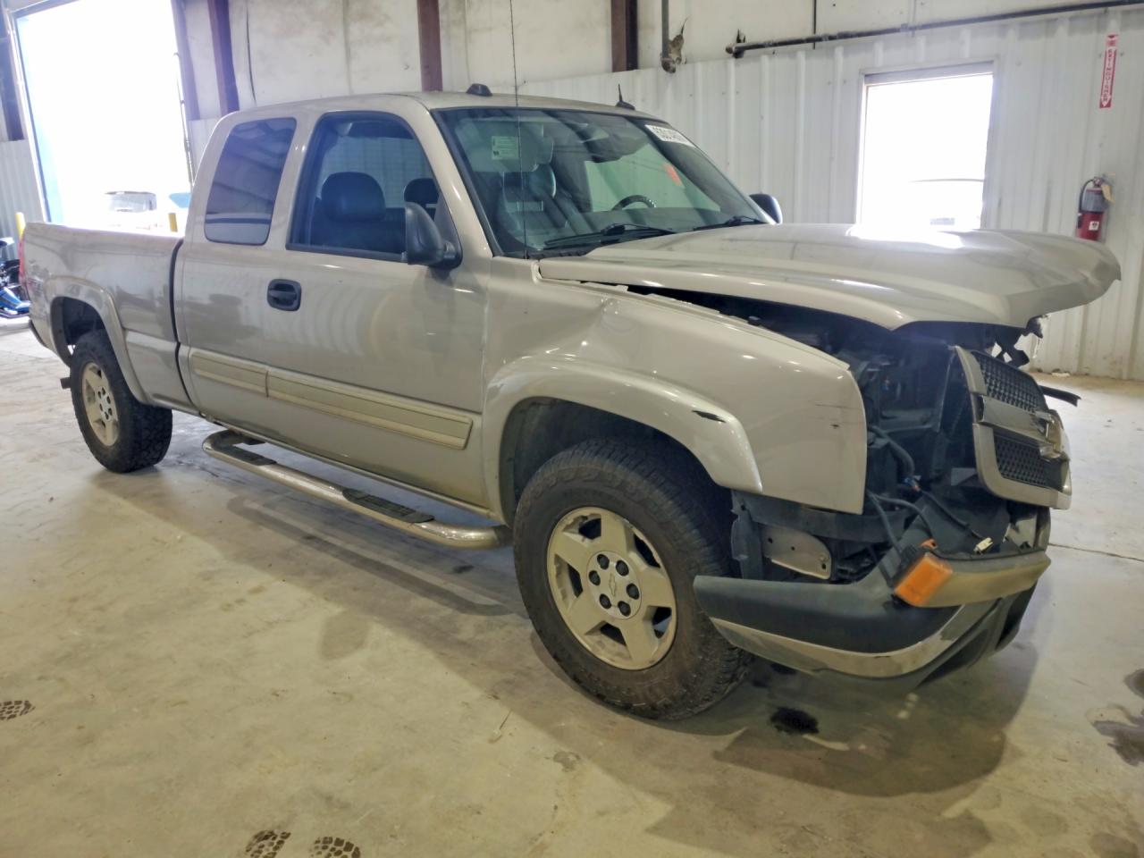 2004 Chevrolet Silverado K1500 Золотой vin: 2GCEK19T741241163