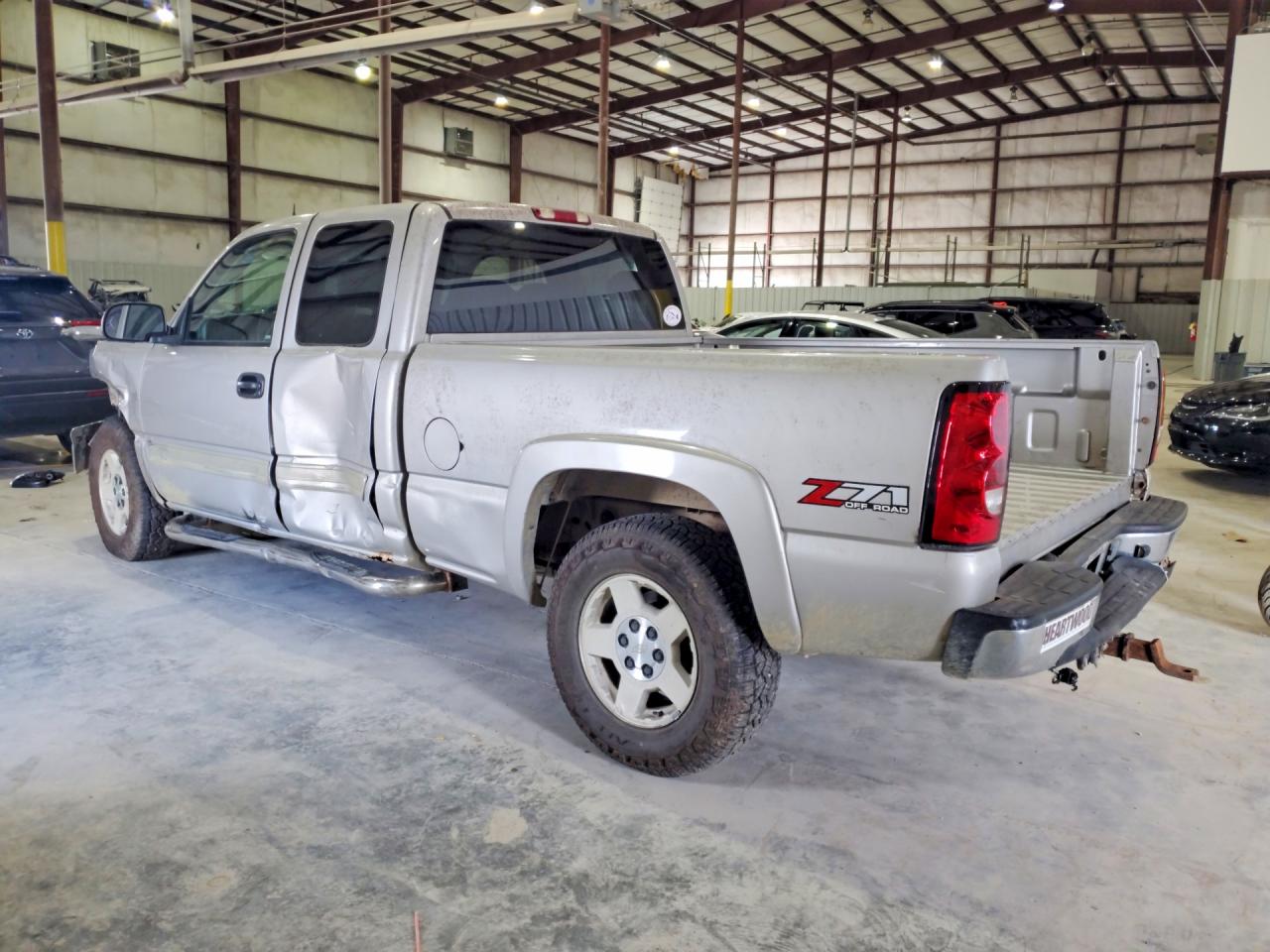 2004 Chevrolet Silverado K1500 Золотой vin: 2GCEK19T741241163