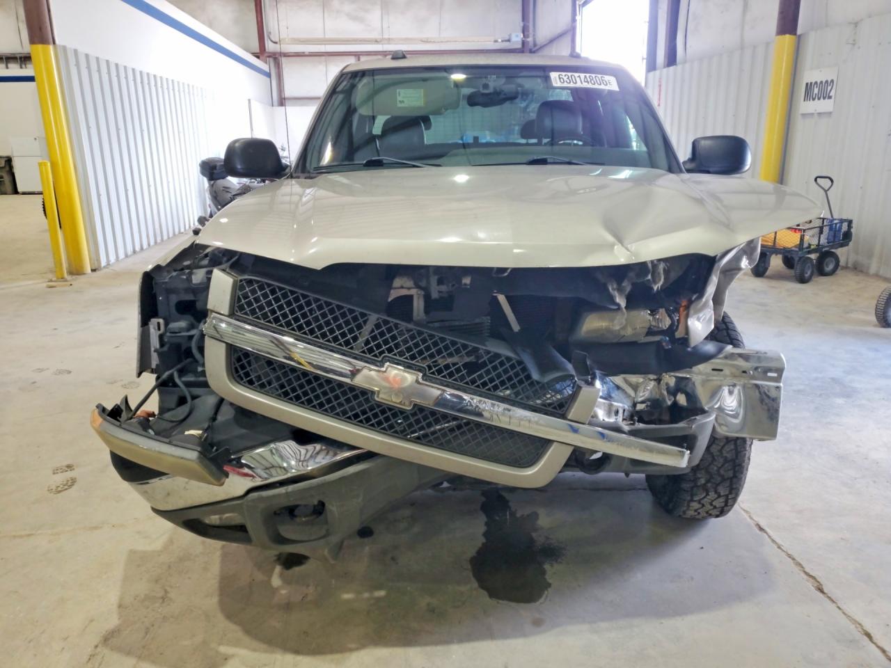 2004 Chevrolet Silverado K1500 Золотой vin: 2GCEK19T741241163
