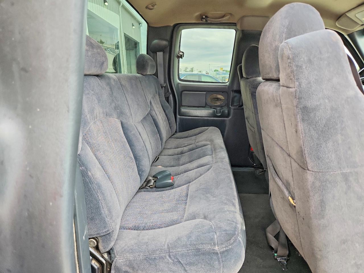 2000 Chevrolet Silverado K1500 Черный vin: 2GCEK19T7Y1383390