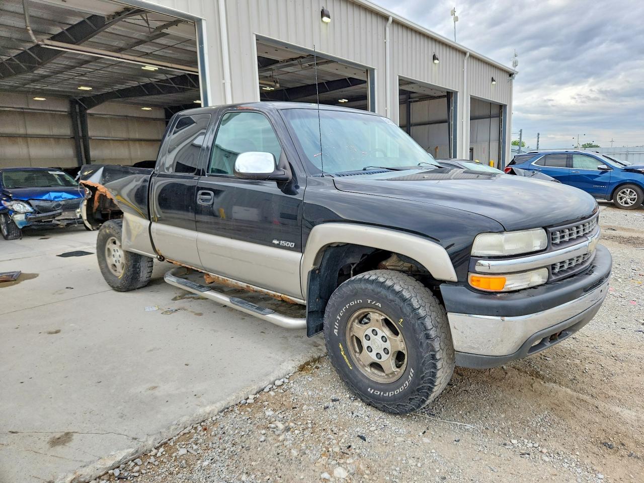2000 Chevrolet Silverado K1500 Черный vin: 2GCEK19T7Y1383390