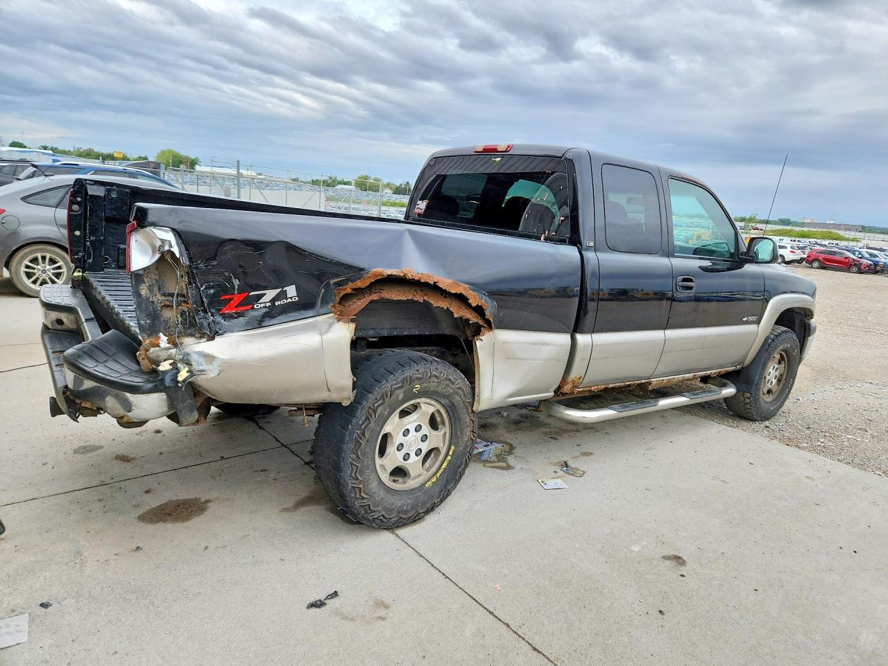 2000 Chevrolet Silverado K1500 Черный vin: 2GCEK19T7Y1383390
