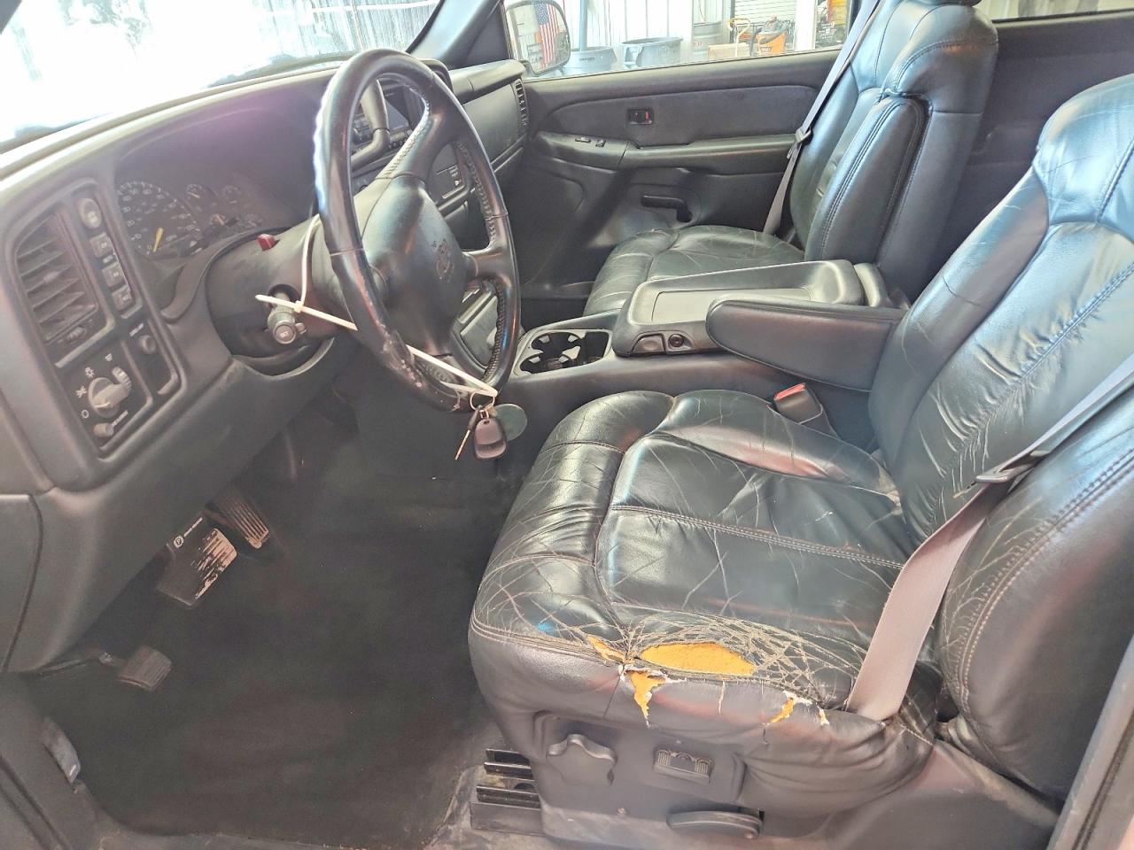 2001 Chevrolet Silverado K1500 White vin: 2GCEK19T811262633
