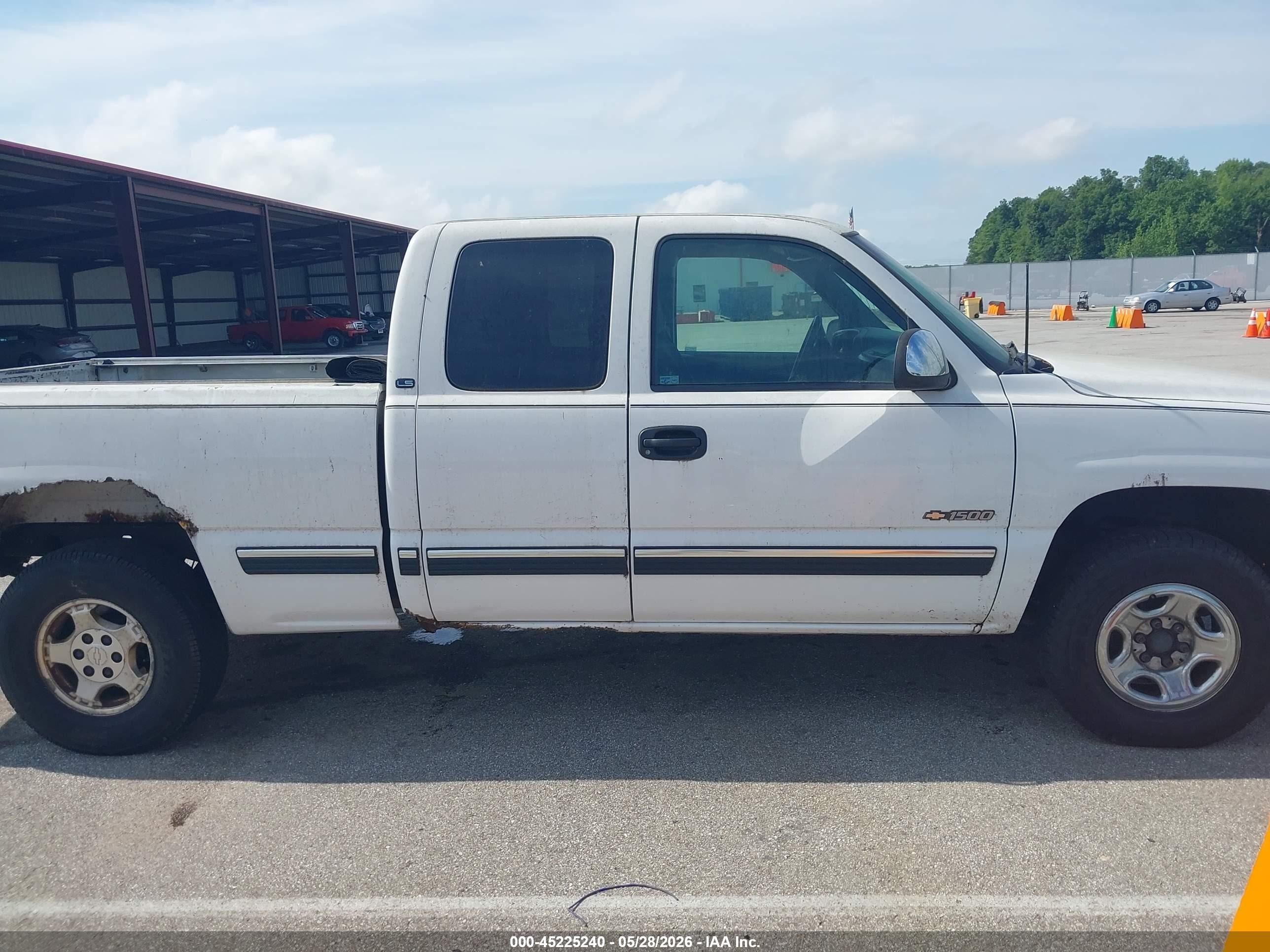 2002 Chevrolet Silverado 1500 Ls White vin: 2GCEK19T821414671