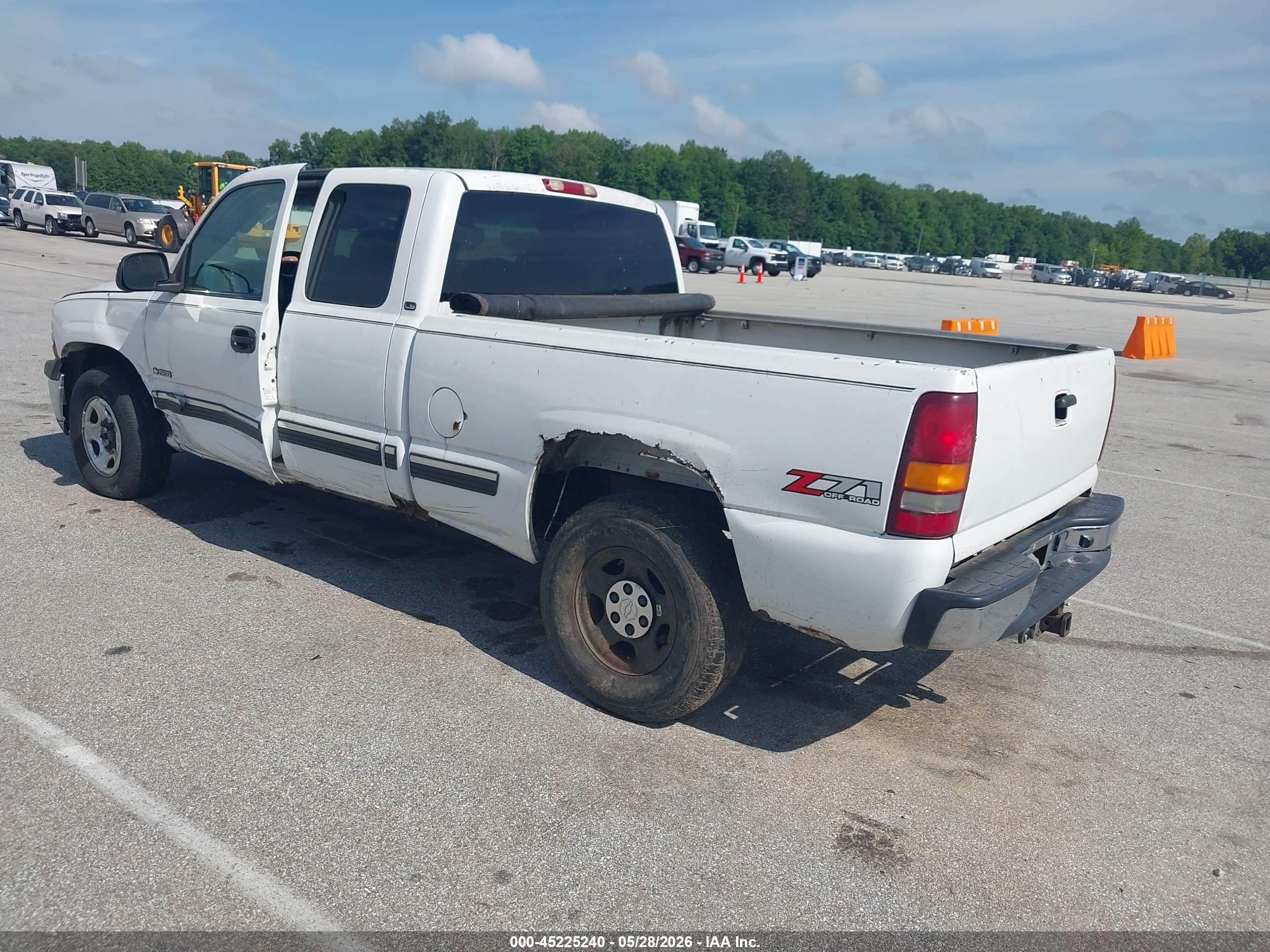 2002 Chevrolet Silverado 1500 Ls White vin: 2GCEK19T821414671