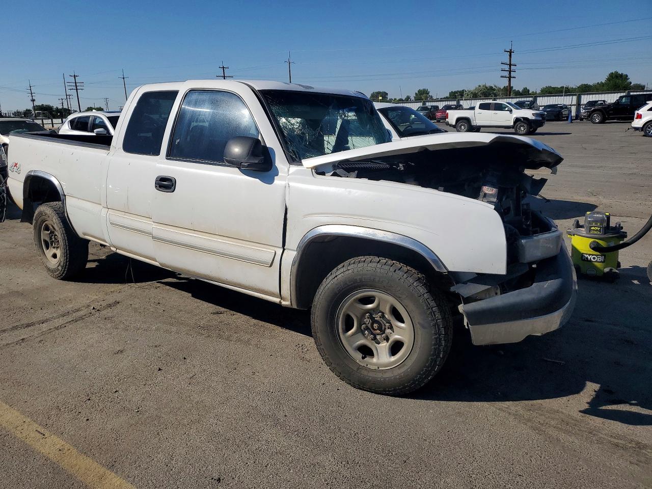 2003 Chevrolet Silverado K1500 White vin: 2GCEK19T831187676