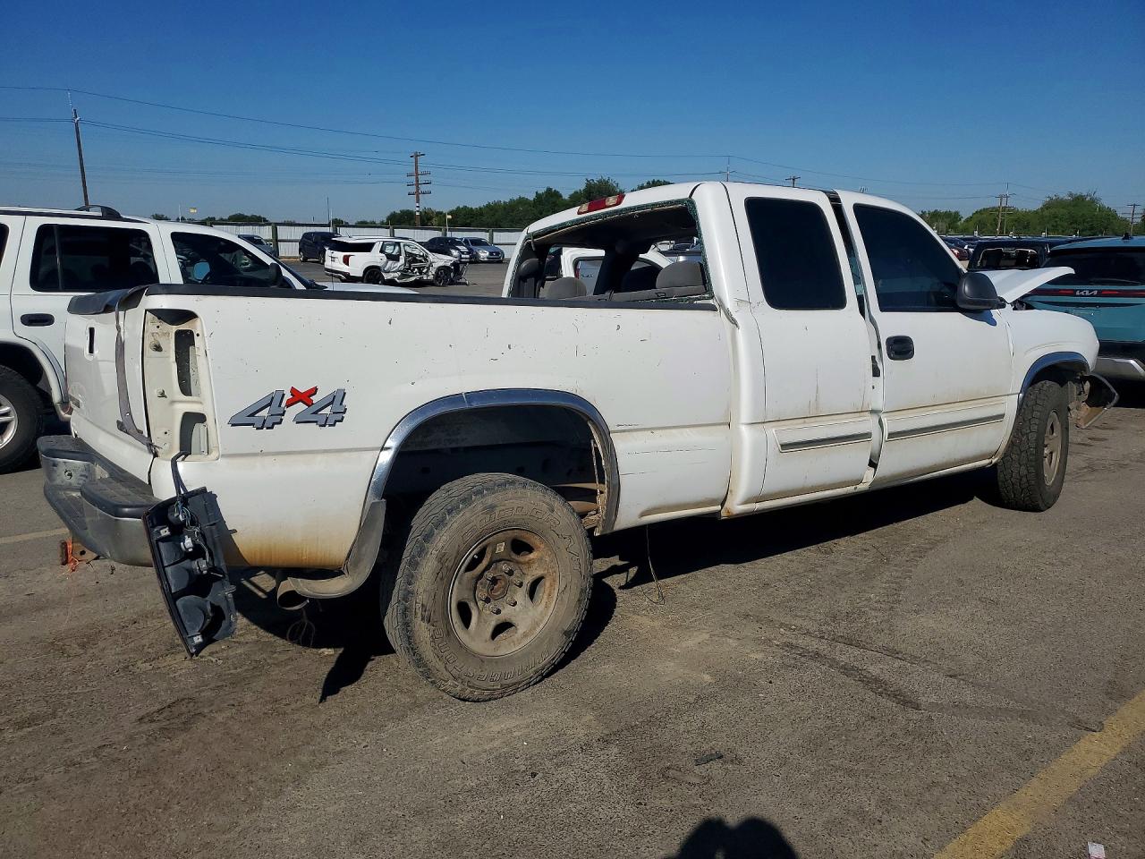 2003 Chevrolet Silverado K1500 White vin: 2GCEK19T831187676