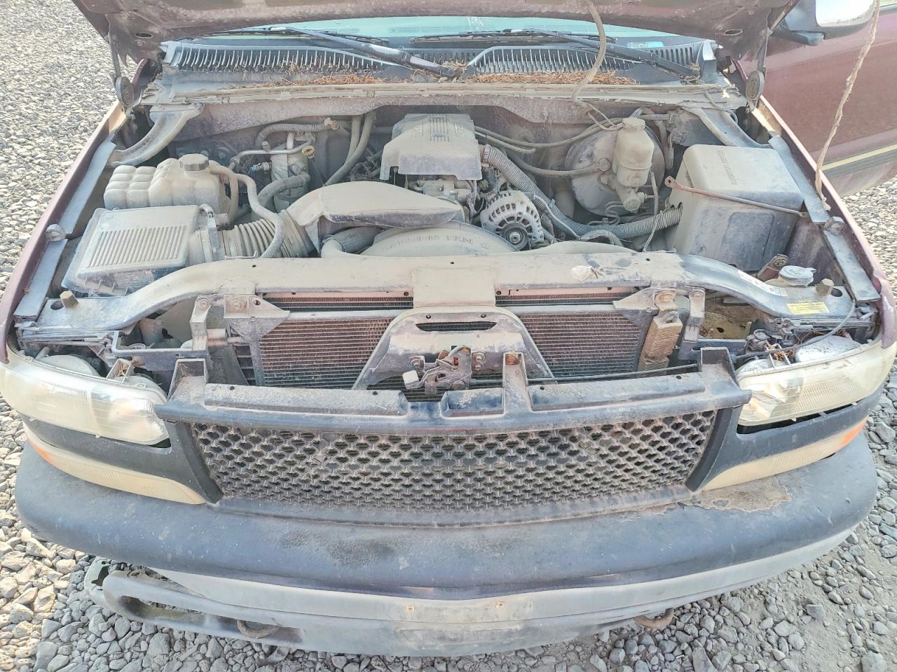 2000 Chevrolet Silverado K1500 Red vin: 2GCEK19T8Y1176569