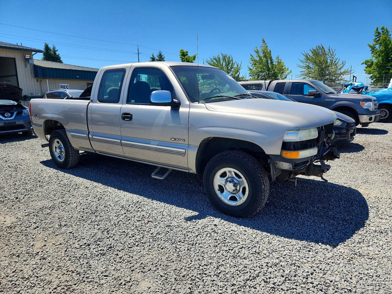 2002 Chevrolet Silverado K1500 Silver vin: 2GCEK19T921401931