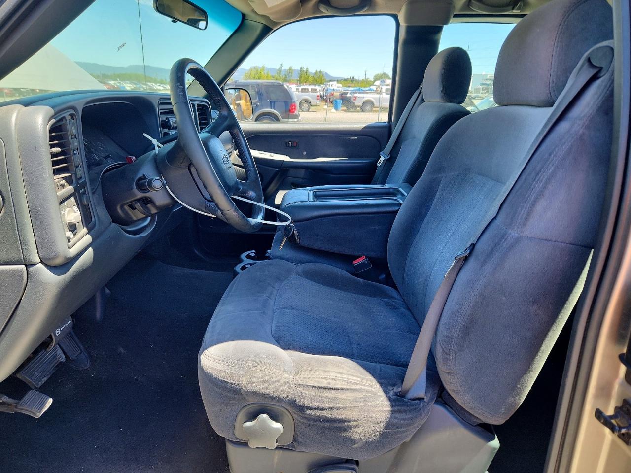 2002 Chevrolet Silverado K1500 Silver vin: 2GCEK19T921401931