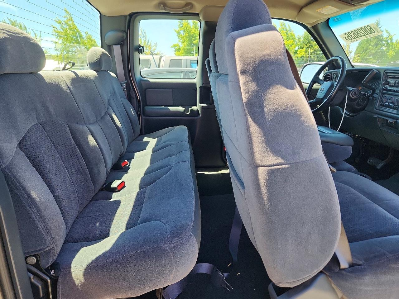 2002 Chevrolet Silverado K1500 Silver vin: 2GCEK19T921401931