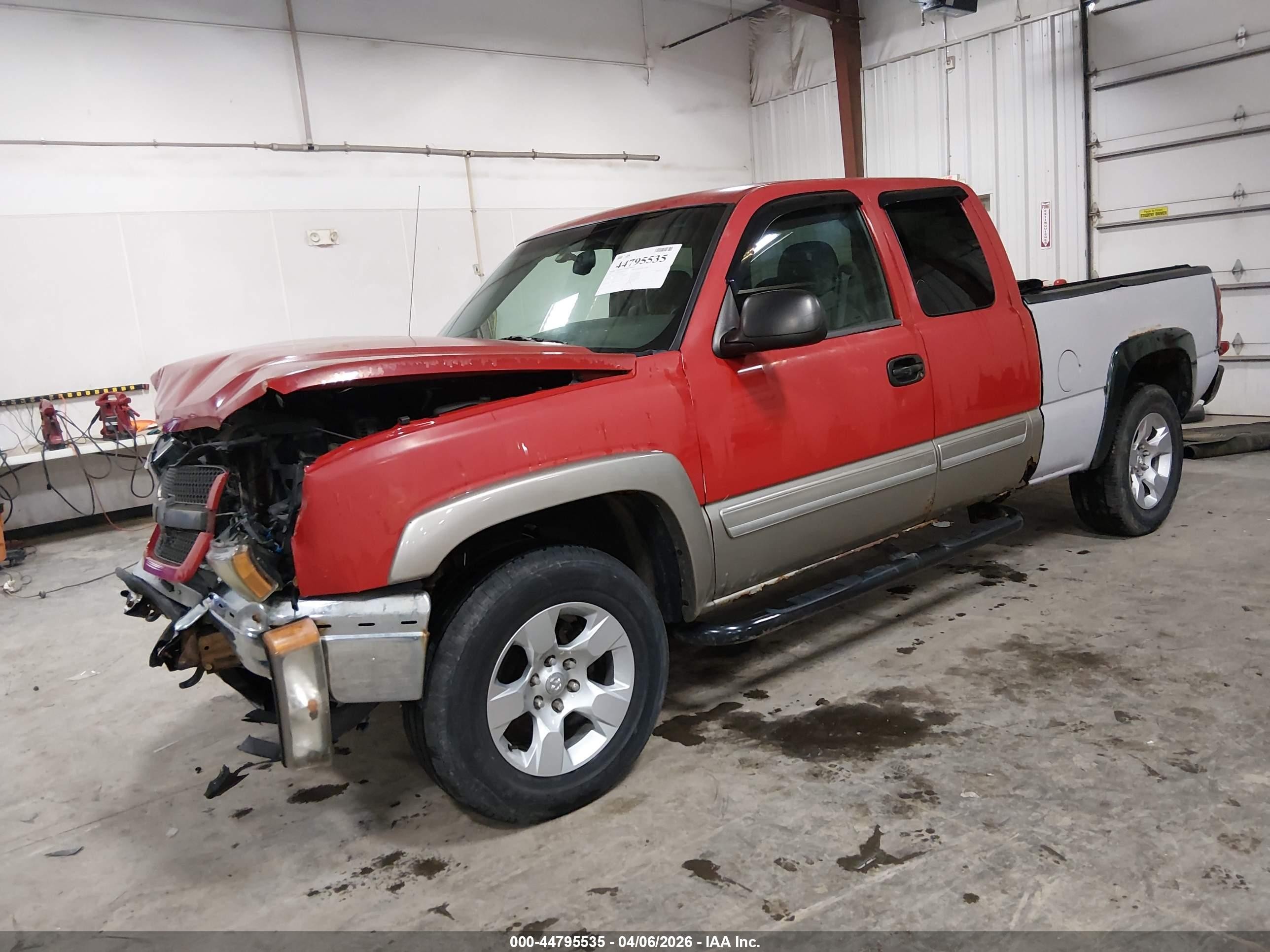2003 Chevrolet Silverado 1500 Ls Красный vin: 2GCEK19T931342901