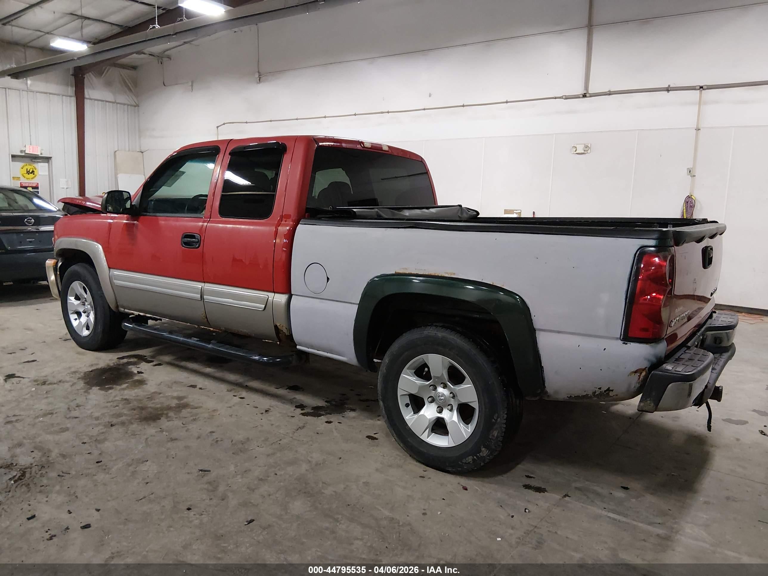 2003 Chevrolet Silverado 1500 Ls Красный vin: 2GCEK19T931342901