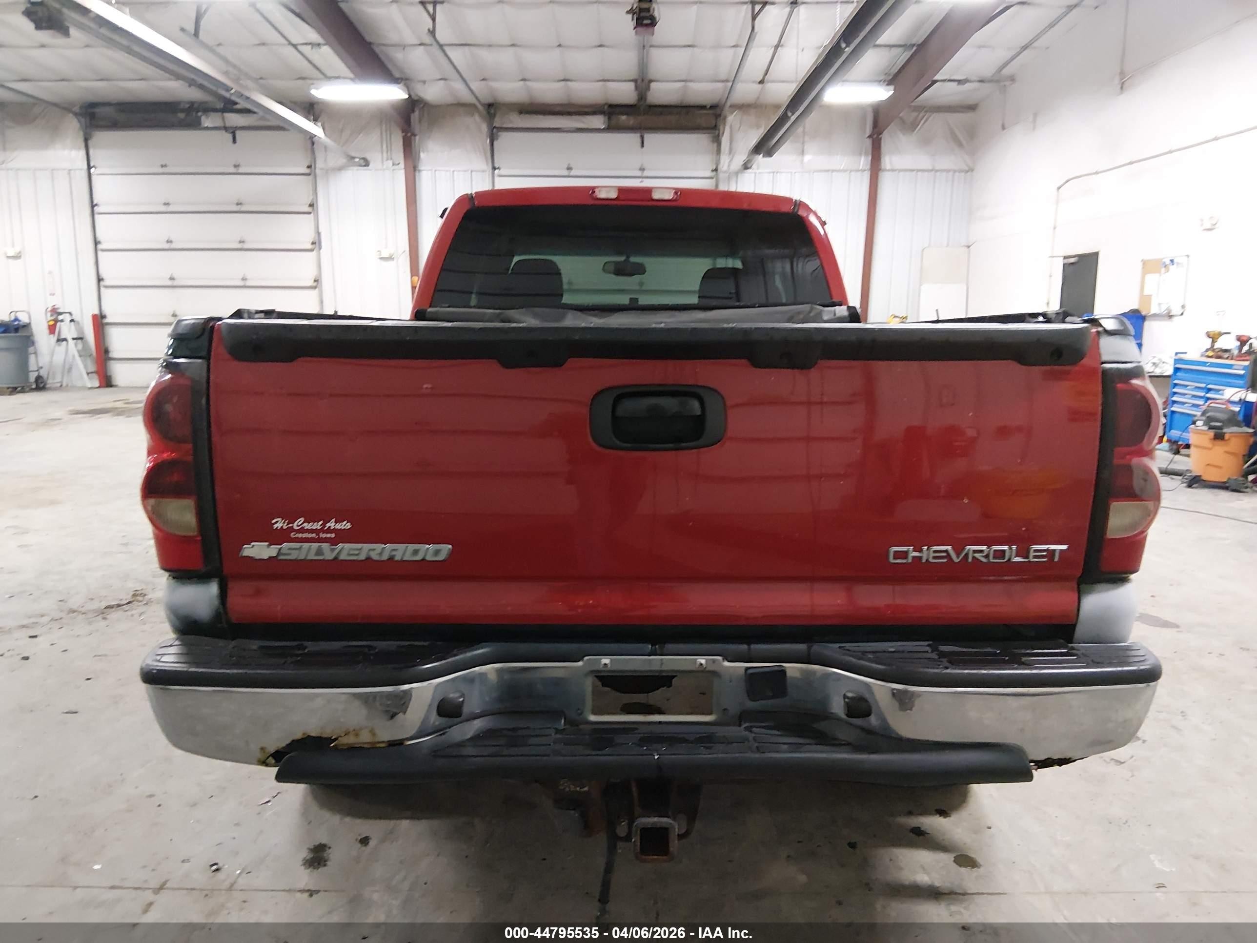 2003 Chevrolet Silverado 1500 Ls Красный vin: 2GCEK19T931342901