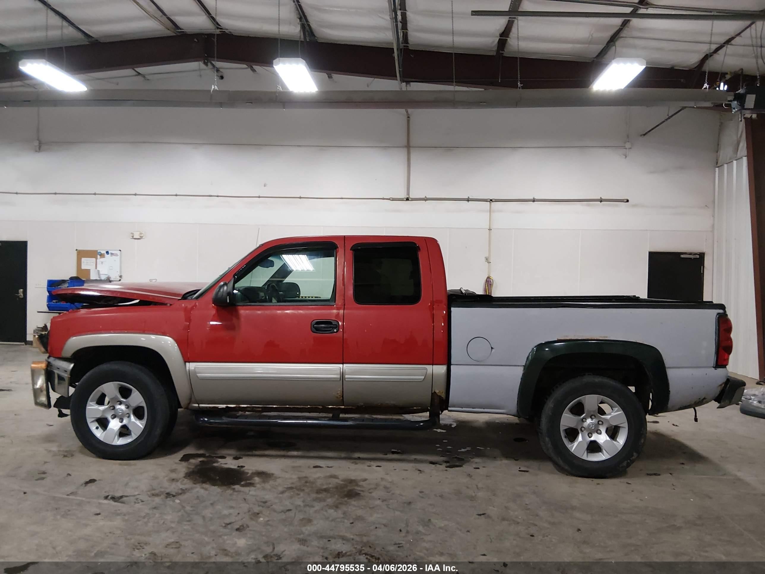 2003 Chevrolet Silverado 1500 Ls Красный vin: 2GCEK19T931342901
