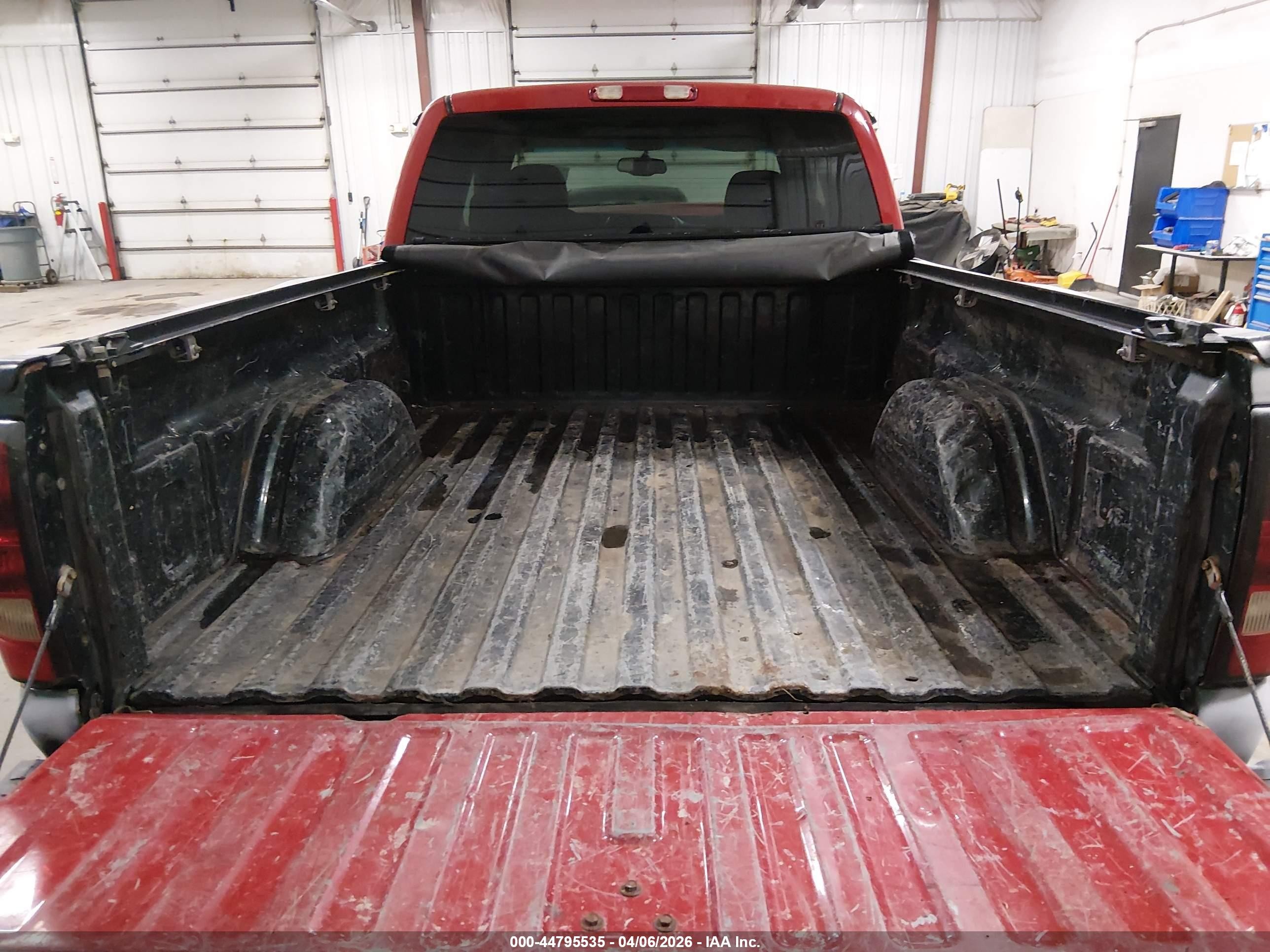 2003 Chevrolet Silverado 1500 Ls Красный vin: 2GCEK19T931342901