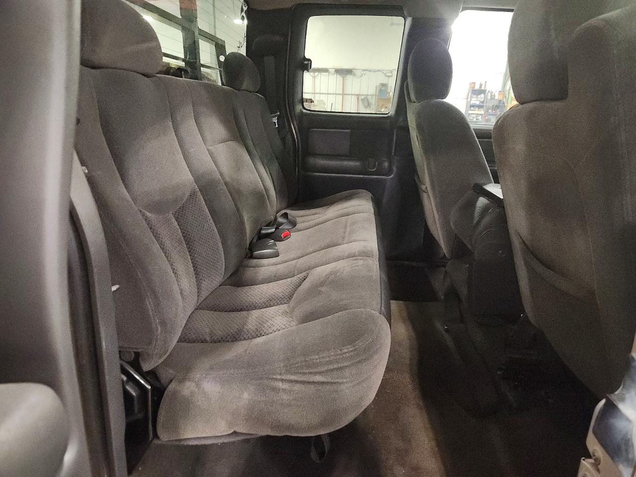 2004 Chevrolet Silverado K1500 Tan vin: 2GCEK19T941158124