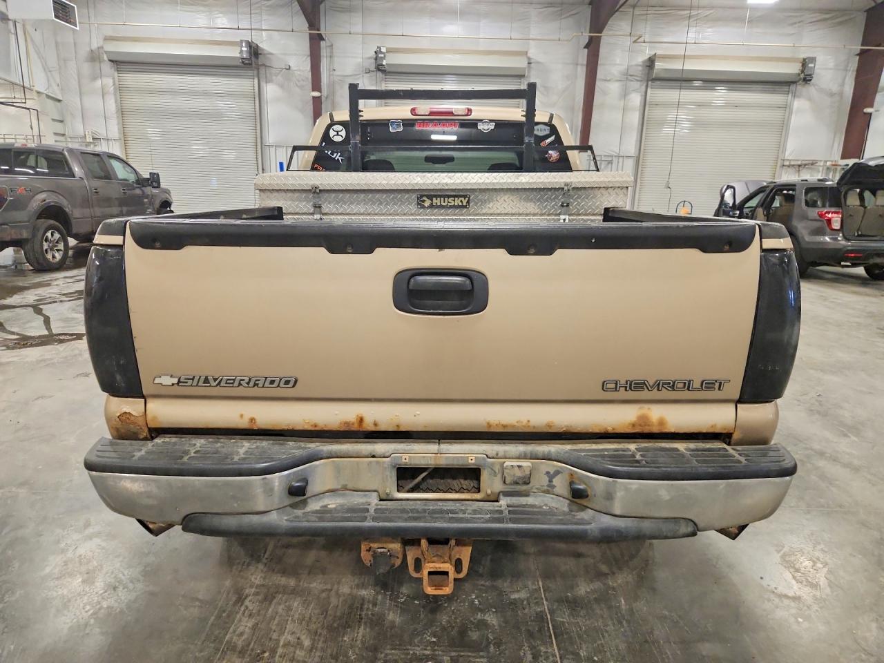 2004 Chevrolet Silverado K1500 Tan vin: 2GCEK19T941158124