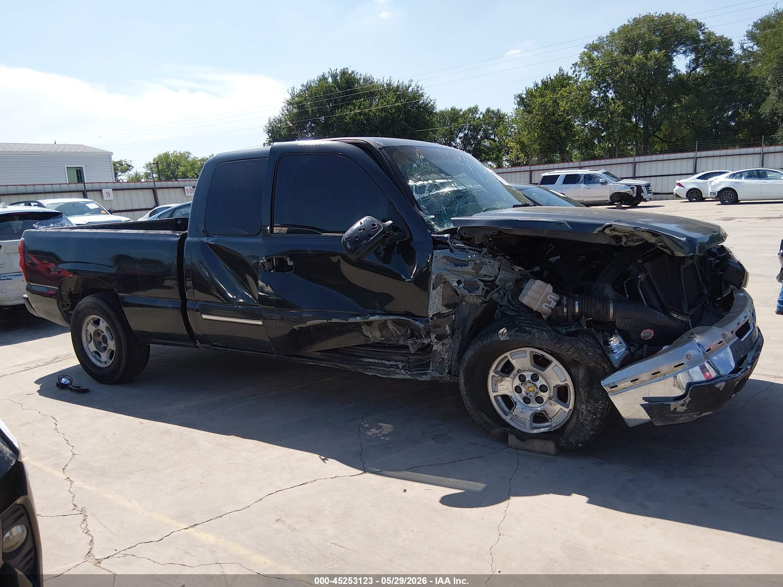 2004 Chevrolet Silverado 1500 Ls Black vin: 2GCEK19T941259471