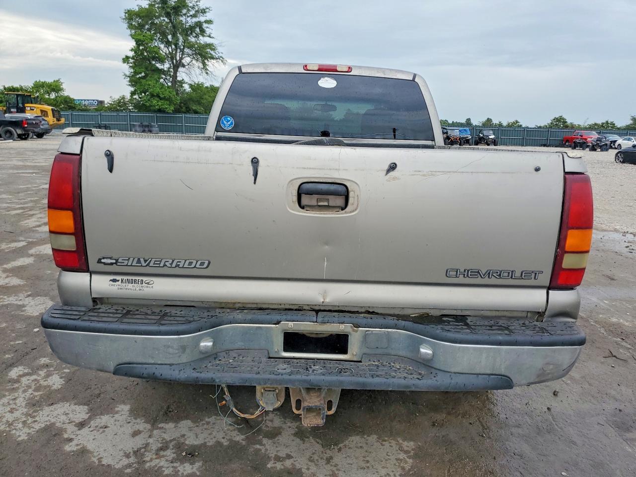 2001 Chevrolet Silverado K1500 Silver vin: 2GCEK19TX11236177