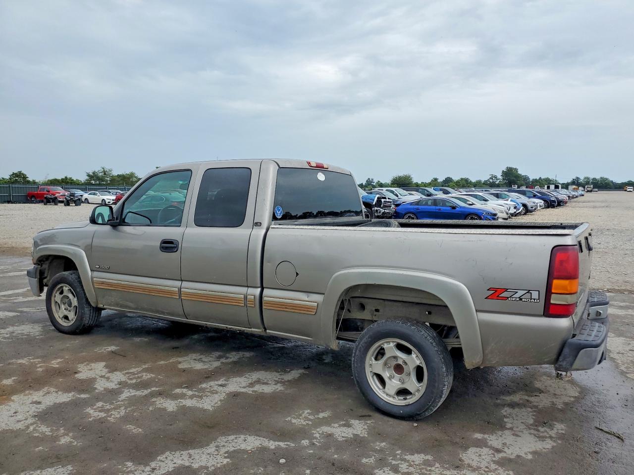 2001 Chevrolet Silverado K1500 Silver vin: 2GCEK19TX11236177