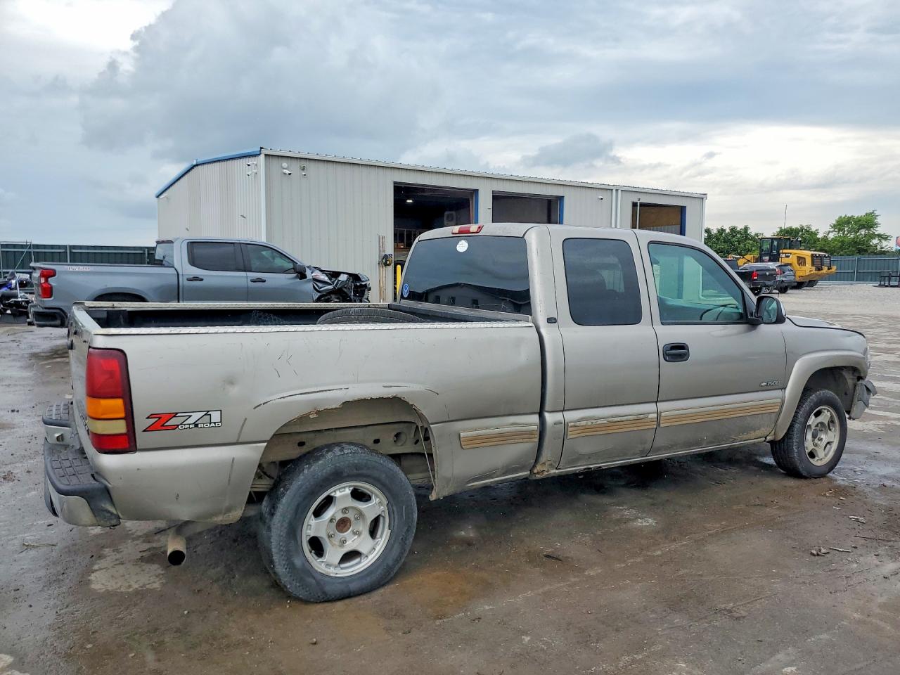 2001 Chevrolet Silverado K1500 Silver vin: 2GCEK19TX11236177